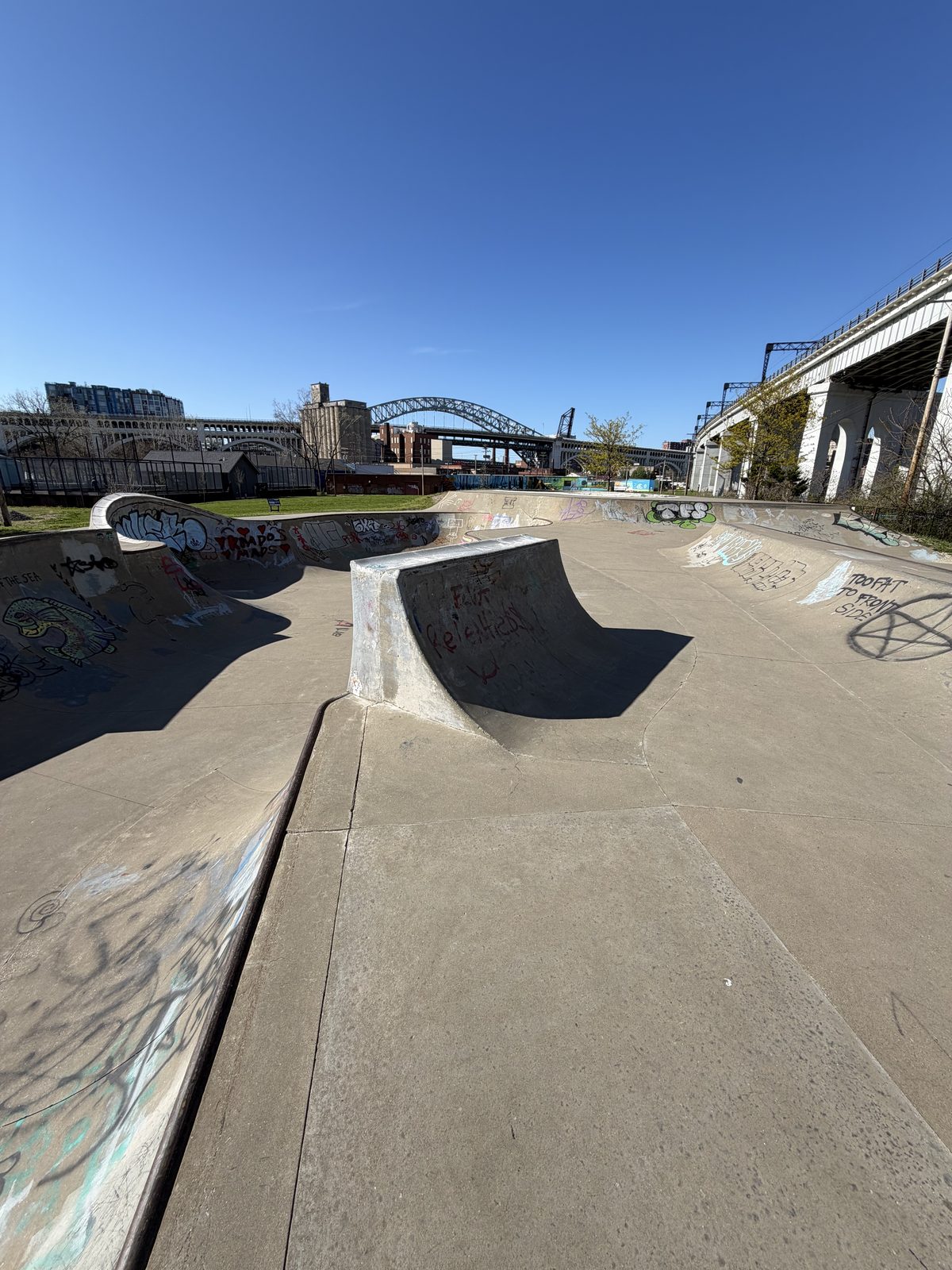 Crooked River skate park (Cleveland skatepark)
