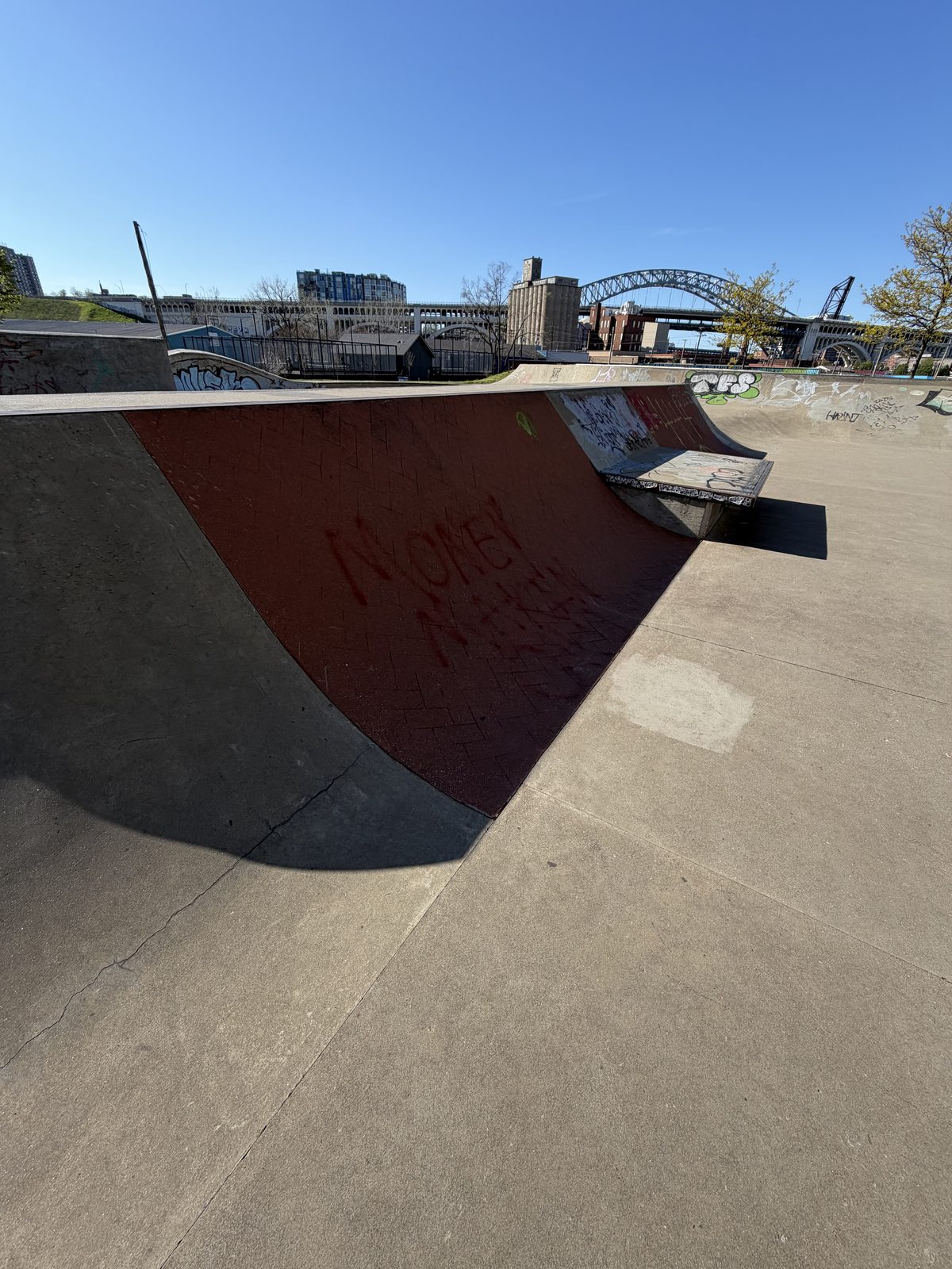 Crooked River skate park (Cleveland skatepark) photo 2